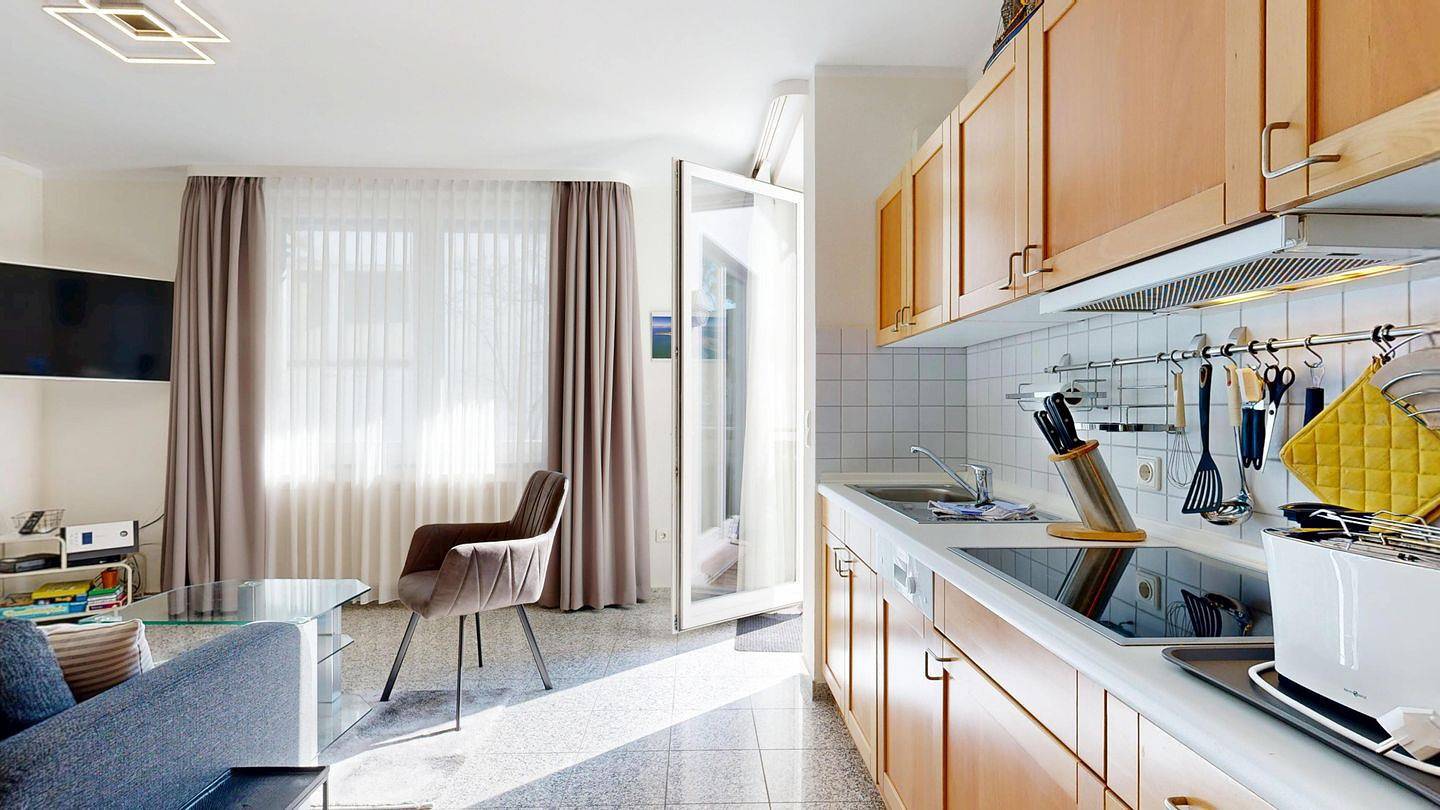 Ganze Wohnung, Ferienhaus im Ostseebad Binz mit Schwimmbad, Sauna, Fahrstuhl und Tiefgarage. in Ostseebad Binz, Binz