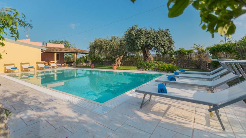 Villa für 8 Personen, mit Sauna und Whirlpool sowie Garten, mit Haustier