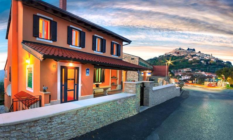 Ferienhaus für 2 Personen, mit Terrasse und Garten sowie Ausblick in Motovun