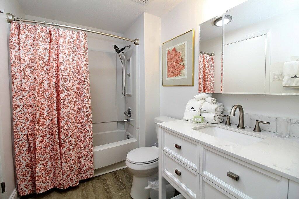 Ganze Wohnung, Shipwatch Riverside E204- Bay Side, Küsteneinheit mit privatem Zugang zum Strand! in Perdido Key, Escambia County