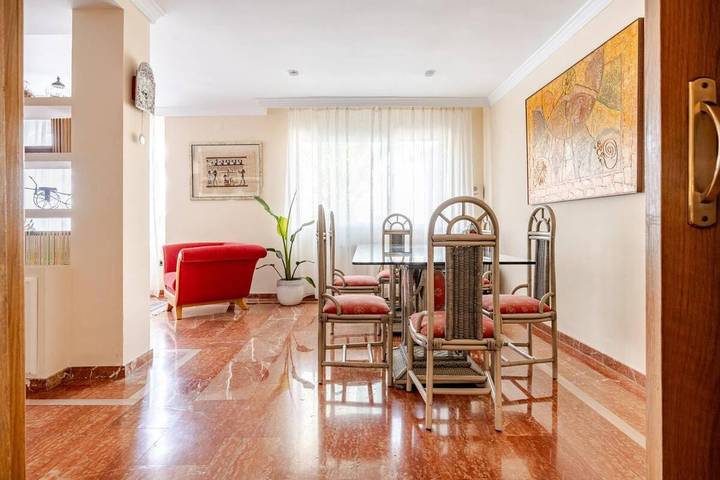 Casa rural para 8 personas, con Balcón y Terraza además de Jardín y Piscina en Colomera - 4