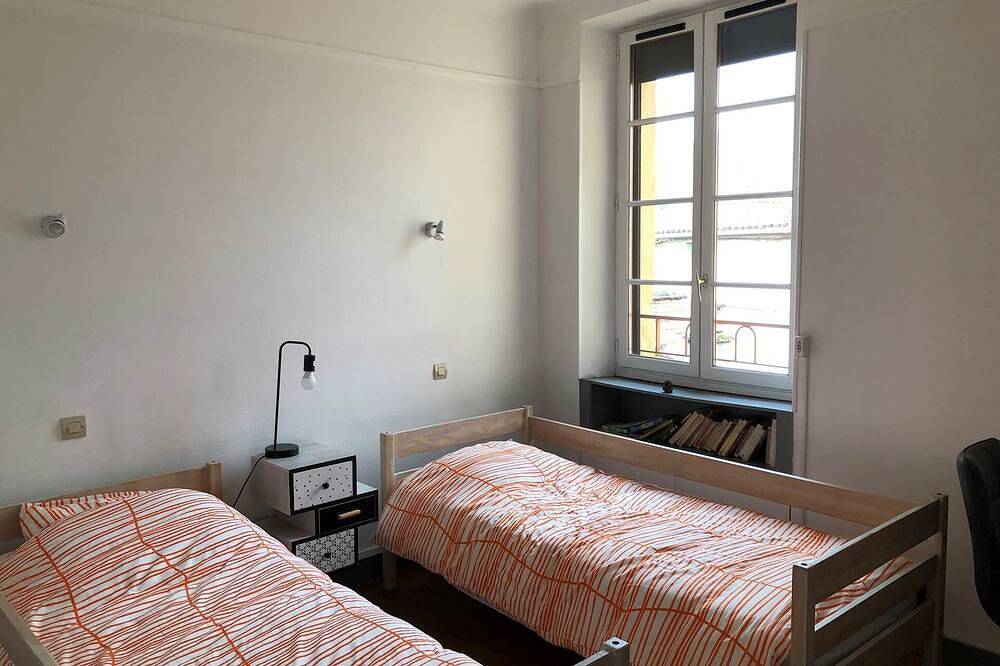 Geheel appartement, Family apartment near Lot in Cahors, Lot