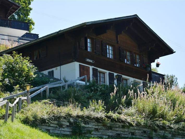 Chalet voor 4 personen, met Balkon en Terras in Saanen