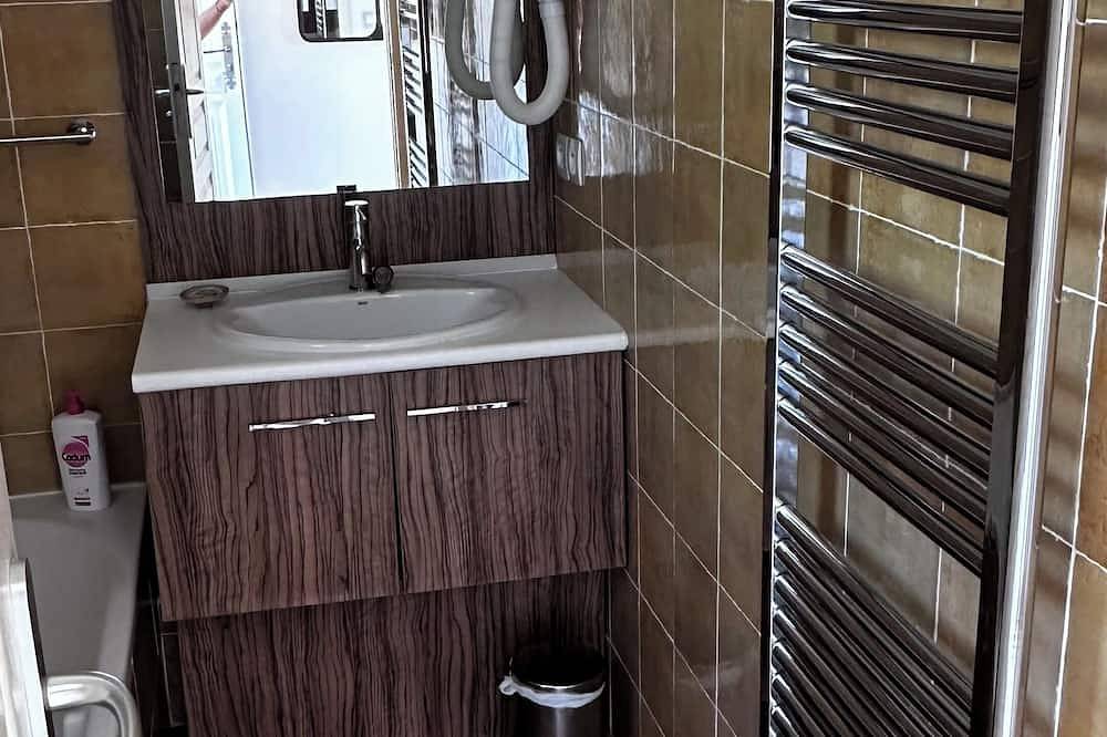 Apartamento inteiro, Studio en Résidence Vacances 4 Avec Accès Piscine in Callian, Draguignan (Região)