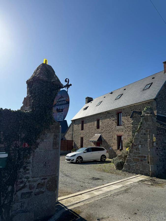 Location de vacances pour 2 personnes, avec Terrasse ainsi que Jardin et Vue à Saint-Georges-de-Gréhaigne