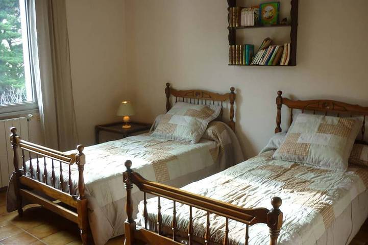 Location de vacances pour 10 personnes, avec balcon et jardin dans Le Brusc - 2