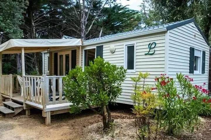 Camping pour 4 personnes, avec piscine à La Flotte