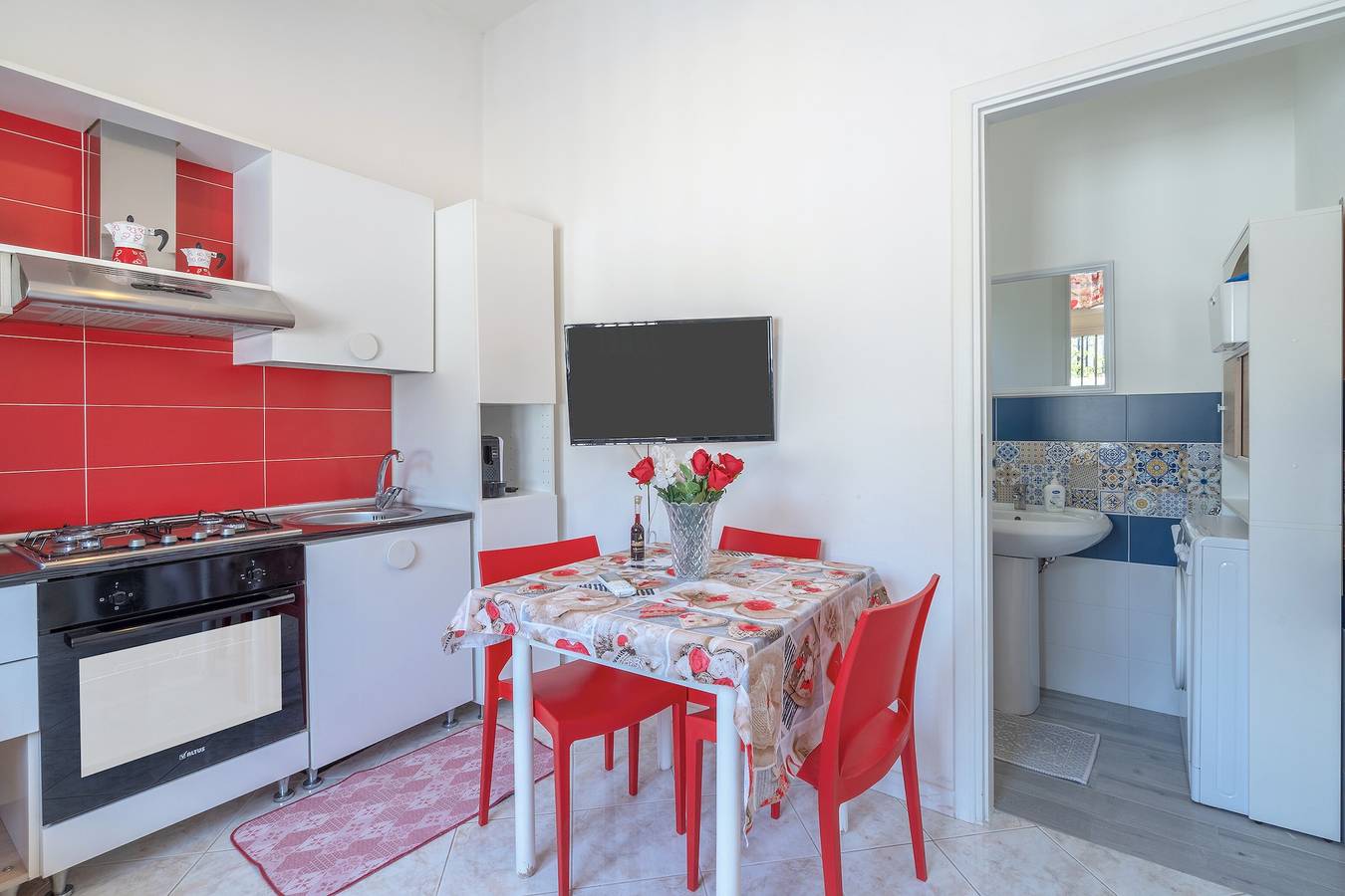 Ganze Wohnung, Ferienwohnung 'Mini Appartamento In Villa' mit Gemeinschaftspool, Gemeinschaftsgarten und Wlan in Noto, Noto und Umgebung