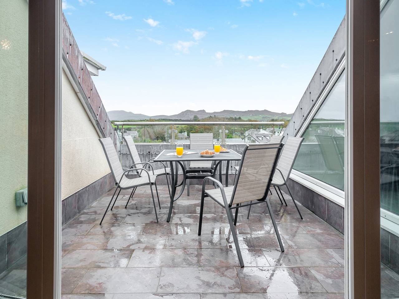 The Penthouse in Morfa Nefyn, Gwynedd