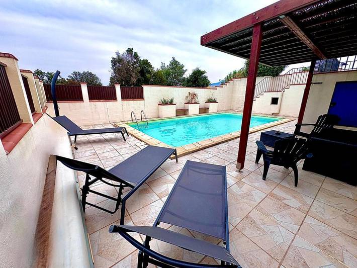 Maison de vacances pour 8 personnes, avec piscine ainsi que jacuzzi et jardin