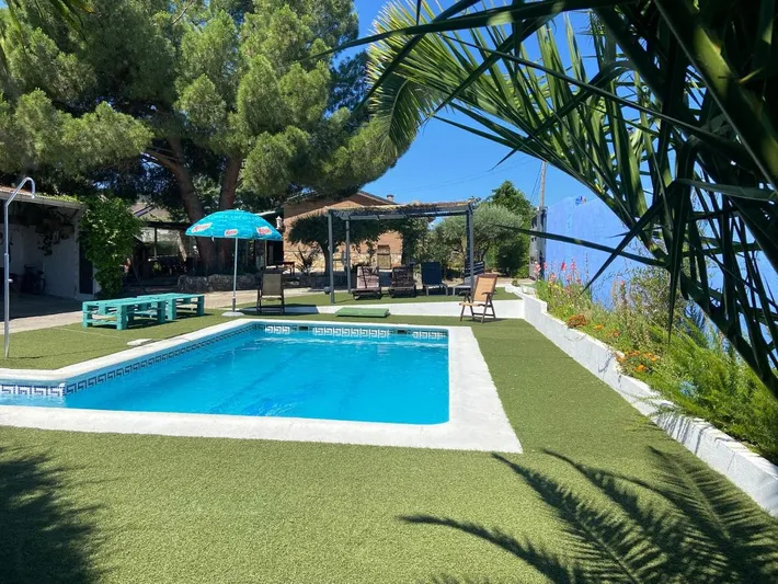 Casa de vacaciones para 12 personas, con jardín además de vistas y piscina, Se admiten mascotas - 1