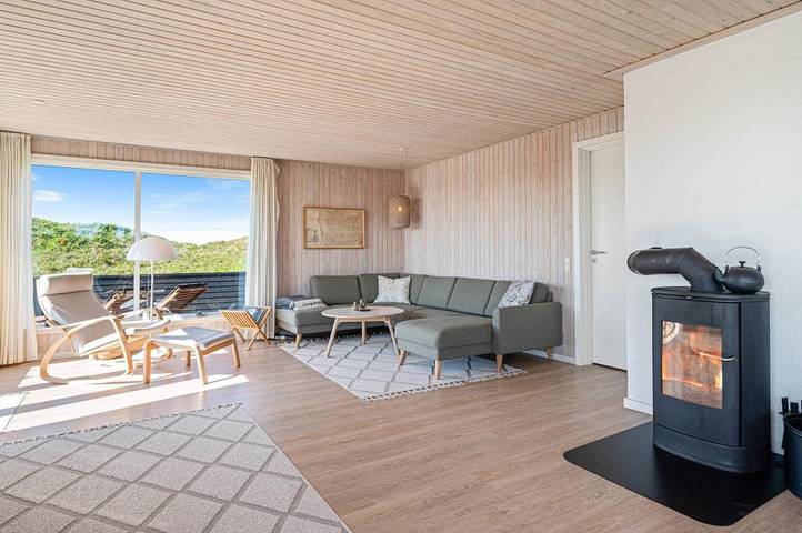 Helles und freundliches Ferienhaus mit Fjordaussicht und toller Terrasse in Hvide Sande, Holmsland Klit