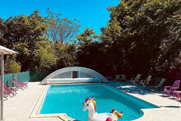 Gîte pour 4 personnes, avec jacuzzi et terrasse ainsi que piscine et jardin dans le Lot