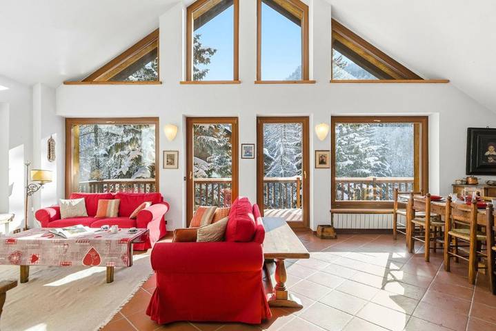 Gîte pour 7 personnes, avec terrasse et vue à Claviere