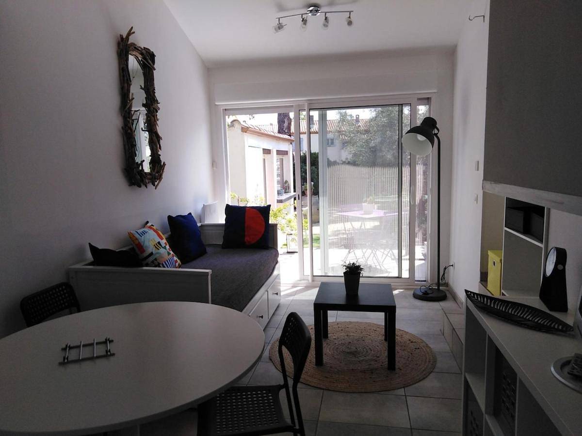 Appartement entier, Charmant studio entre Terre et Mer avec piscine in Montady, Côte d'Améthyste