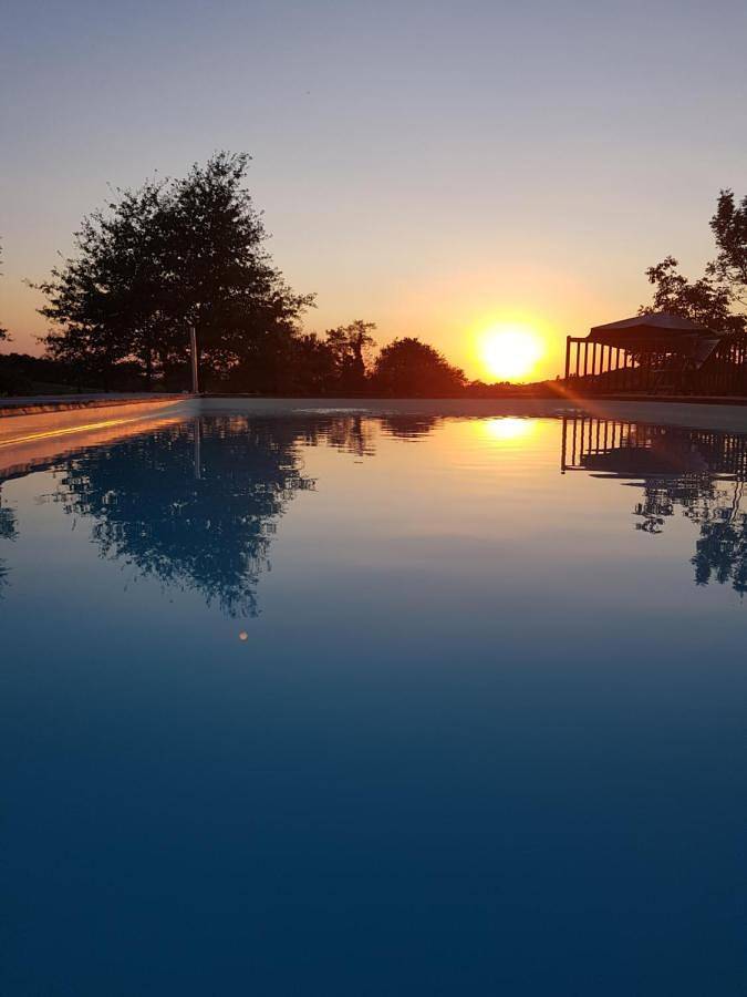 Alojamiento y desayuno para 4 personas, con jardín además de piscina y jacuzzi, Familias con niños - 1