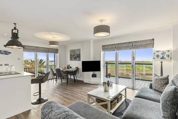 Ferienwohnung für 2 Personen, mit Ausblick und Terrasse sowie Garten und Meerblick in Wales