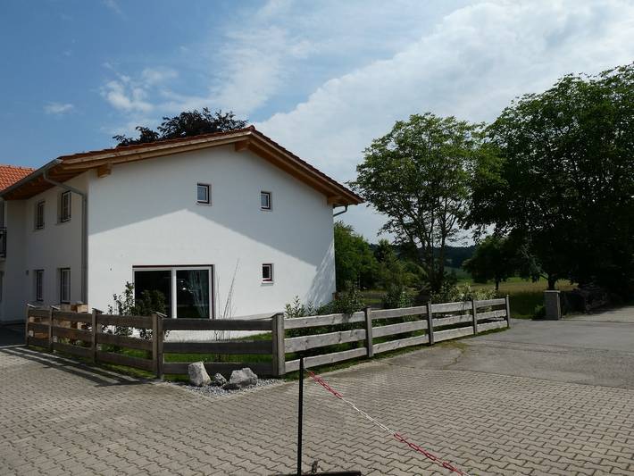 Gästehaus Stahuber - Doppelzimmer mit Ausblick in unser schönes Glonntal in Feldkirchen-Westerham, Landkreis Rosenheim