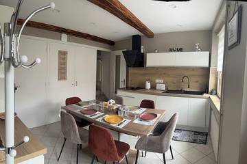 Location de vacances pour 10 personnes, avec jardin à Colombier-Saugnieu