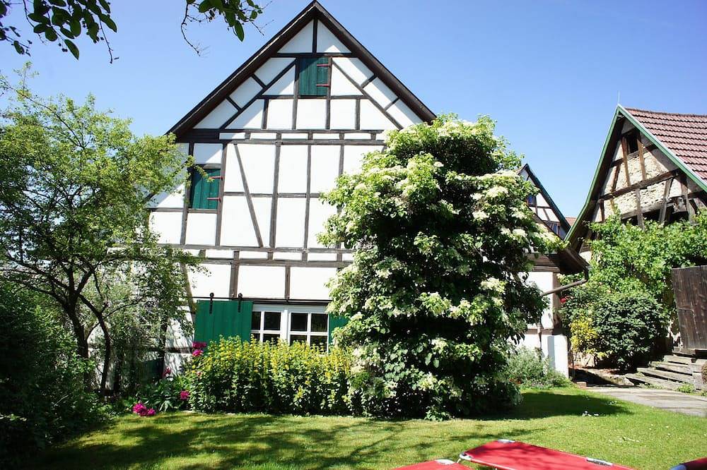 Ganze Wohnung, Liebenswerte Wohlfühlwohnung mit Terrasse & Garten (Haustiere willkommen) in Kirchberg an der Murr, Rems-Murr-Kreis