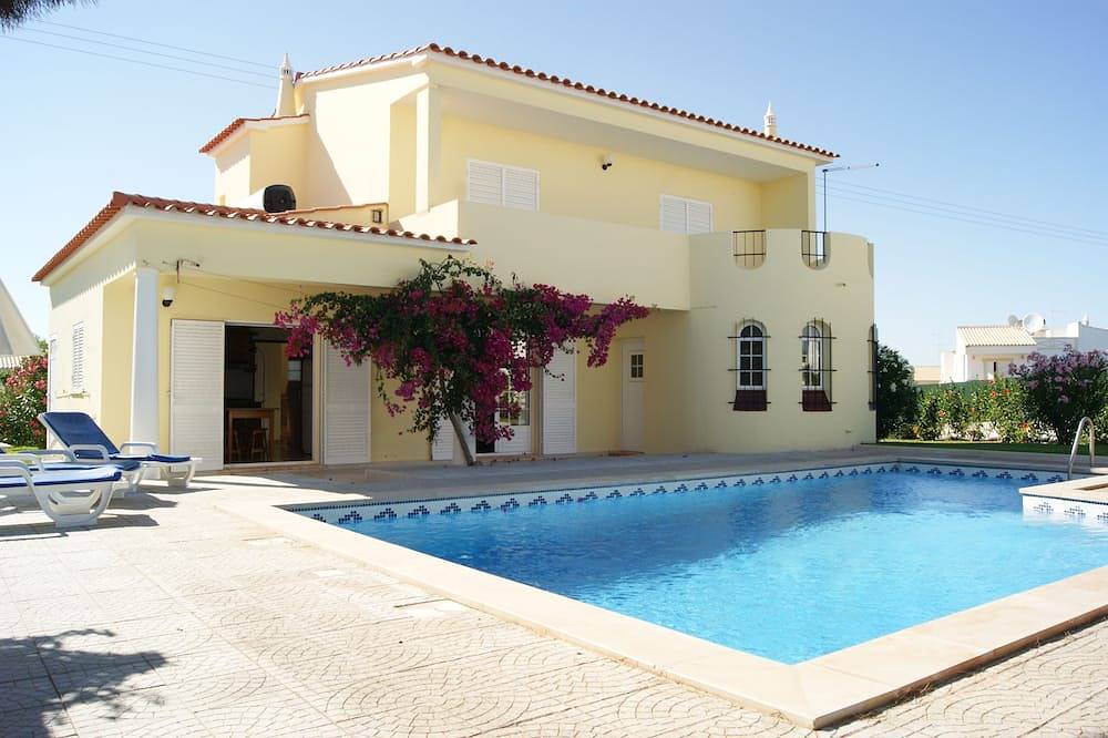 Luxury villa, with garden and private pool, A/C, free Wifi, near beach in Albufeira, Faro District