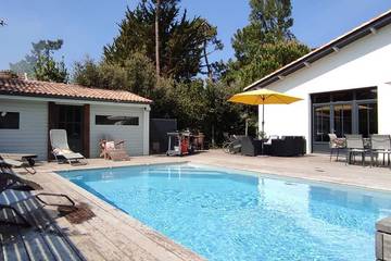 Gîte pour 12 personnes, avec jardin et terrasse dans Office De Tourisme De Ronce Les Bains