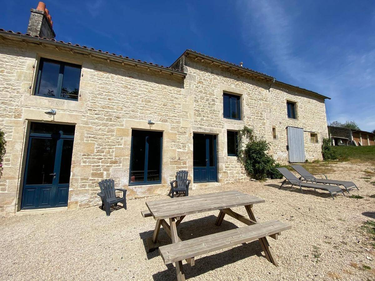 Three-Bedroom House in Échiré, Région de Niort