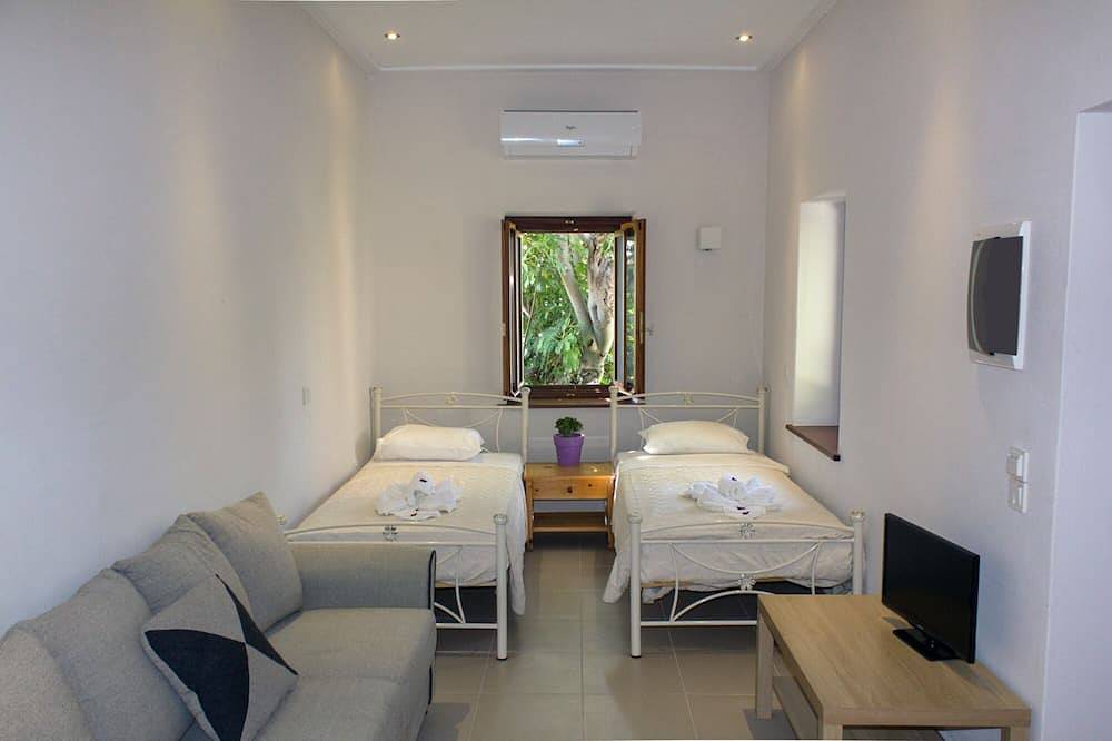 \"Perivoli 'Stone House in Lesbos