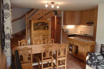 Gîte pour 6 personnes, avec balcon dans Arêches