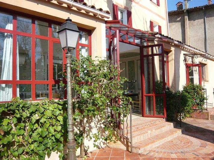 Hôtel pour 3 personnes, avec piscine et jardin à Correns - 3