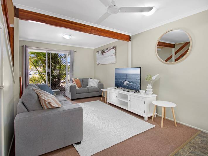 Appartement entier, Maison de ville relaxante à quelques pas de la plage in Pialba, Hervey Bay