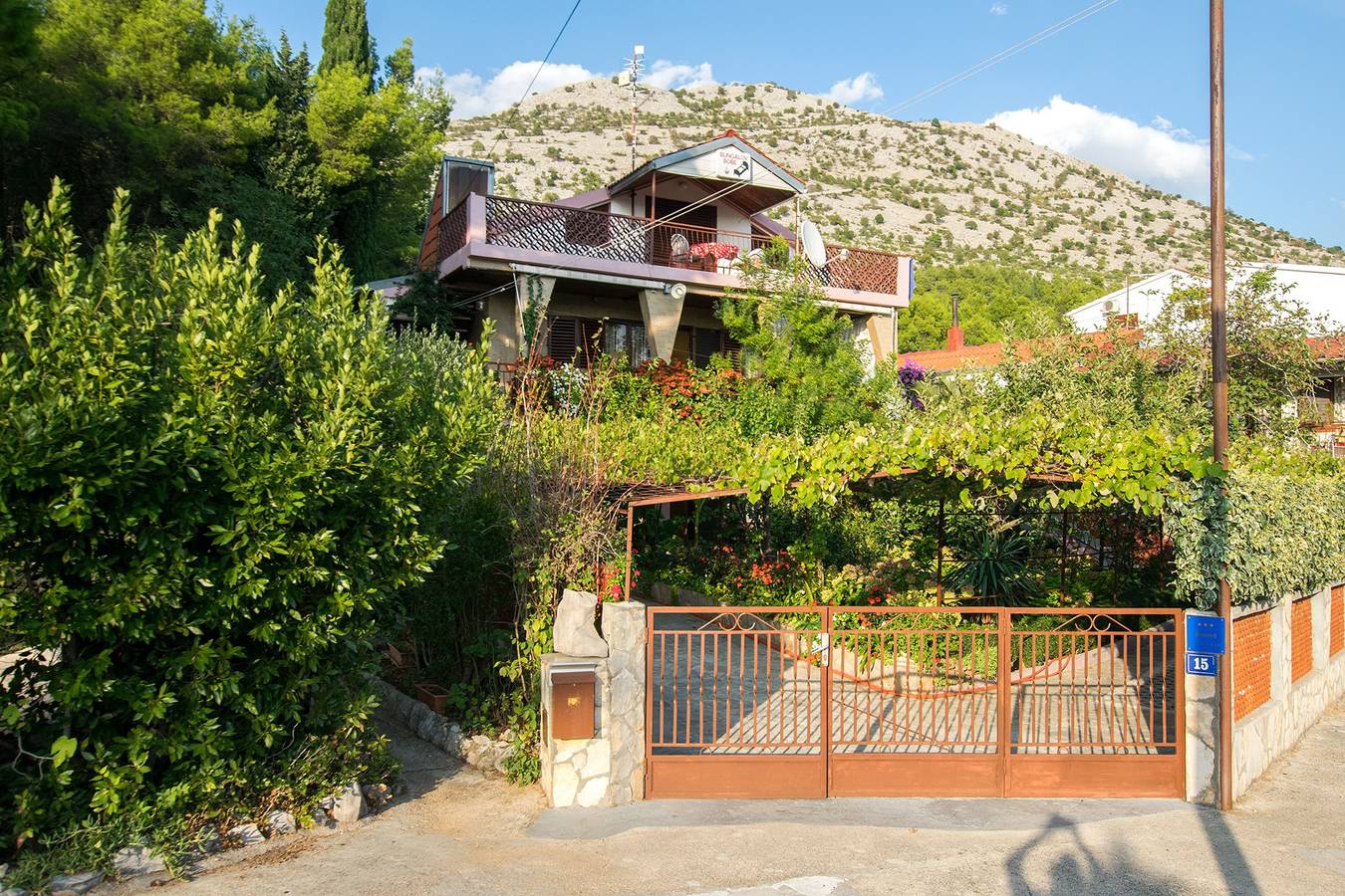 Entire apartment, Holiday apartment for 2 people with garden in Starigrad Paklenica, Starigrad