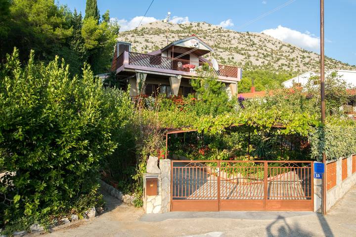 Apartament wakacyjny dla 2 osób, z ogród w Starigrad