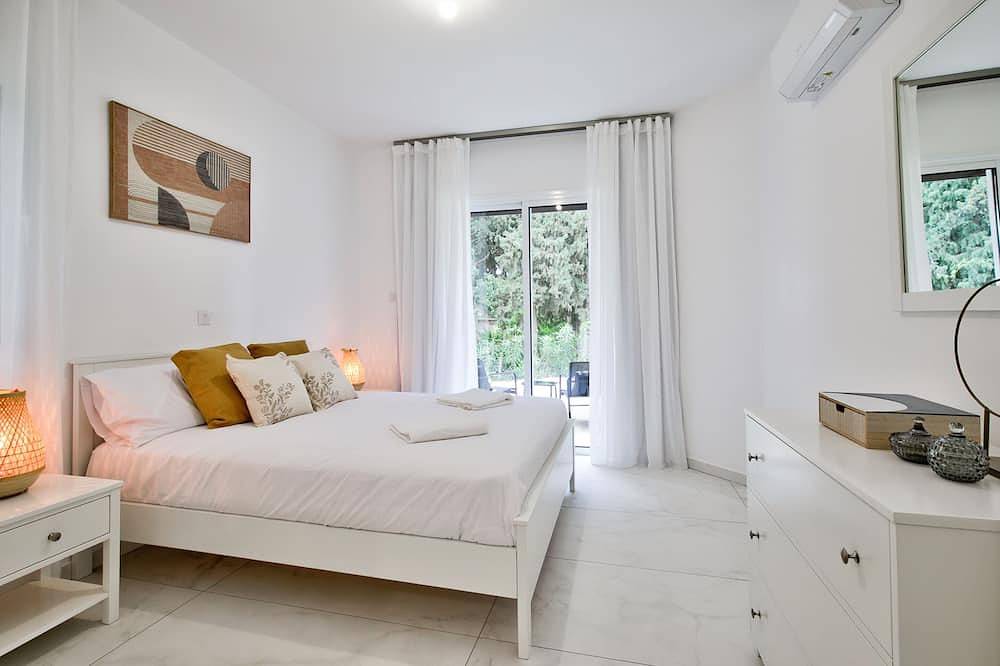 Aphrodite Gardens Stunning Villa by Vichy Holidays in Paphos, South Cyprus