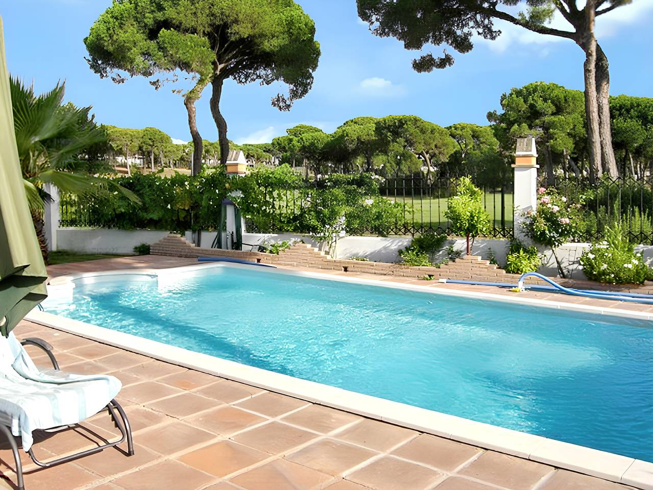 Elegante Villa in Nuevo Portil mit Gemeinschaftspool in Playa Nueva Umbría, El Portil