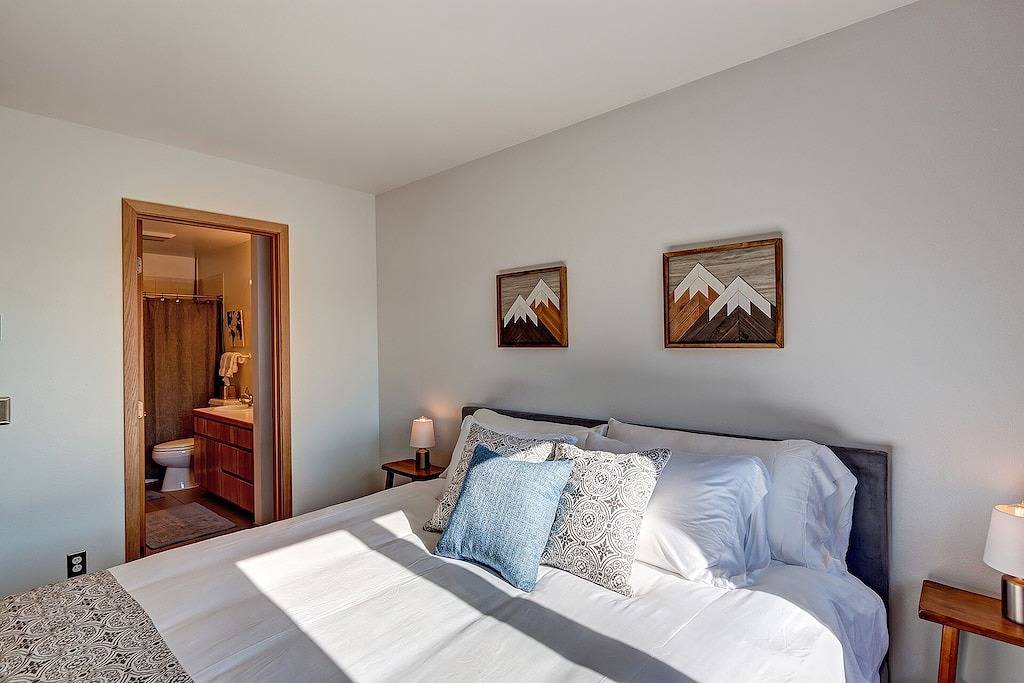 Ganze Wohnung, Frisco Mountain View Flat, in der Nähe von Vail, Breck & Lake Dillon mit Garage. Haustiere ok :) in Frisco, Arapaho and Roosevelt National Forests