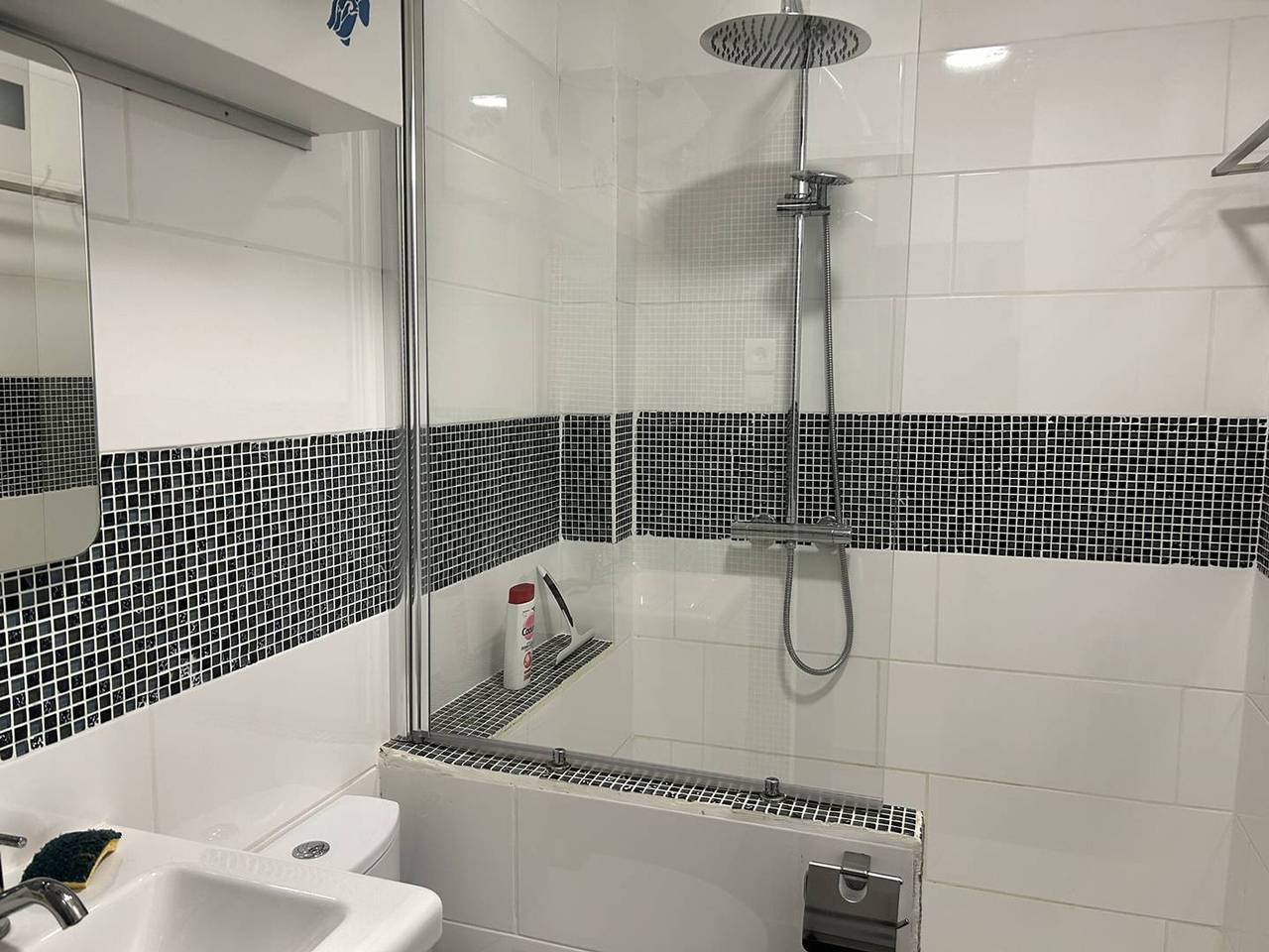 Appartement entier, Studio climatisé 3 pers avec parking, près plage in Bormes-les-Mimosas, Parc national de Port-Cros