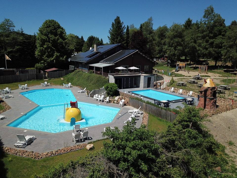 Arden Parks Petite Suisse — Gemütliches Chalet mit Holzofen für 5 Personen in Dochamps, Manhay