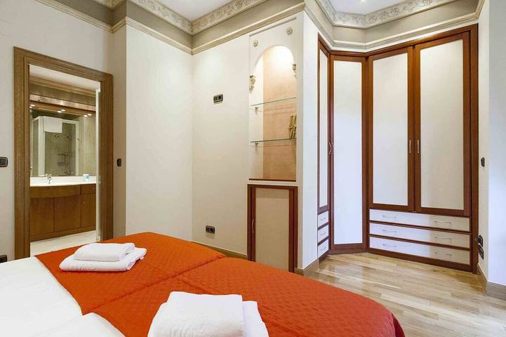 Apartamento entero, Camelot | The Rentals Collection in Playa de la Concha, San Sebastián