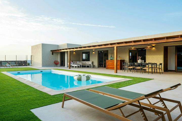 Villa de diseño con piscina en Fuerteventura in Villaverde, La Oliva