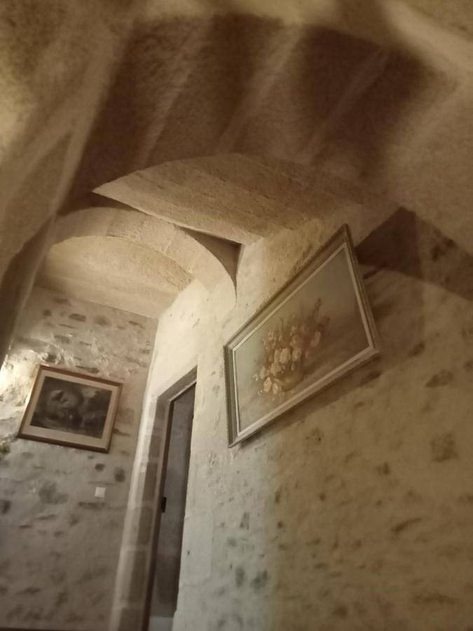 Double Room with Private Bathroom in Saint-Léonard-de-Noblat, Région de Limoges