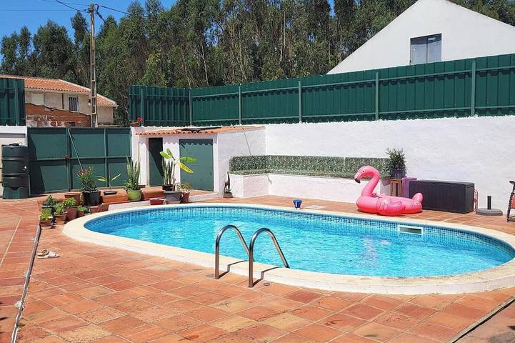 Location de vacances pour 5 personnes, avec terrasse et jardin à Peniche