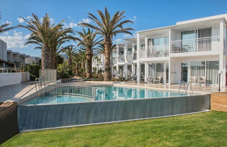 Hôtel pour 2 personnes, avec Terrasse et Jardin ainsi que Piscine et Vue