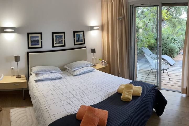 Entire apartment, Cala Sultana Santa Giulia Porto Vecchio Garden apartment 4/5 pers in Santa Giulia, France