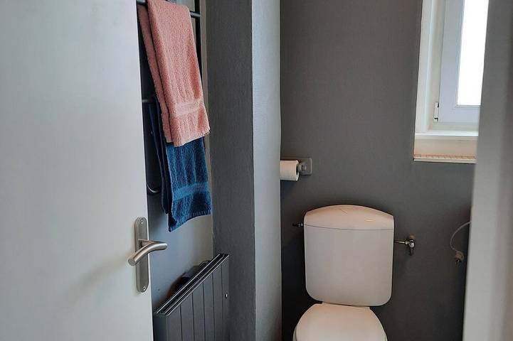 Gîte pour 4 personnes, avec terrasse dans Lac de Saint-Point - 4