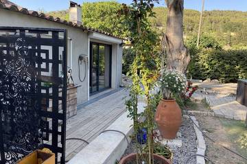 Villa pour 2 personnes, avec jardin et terrasse dans le Var