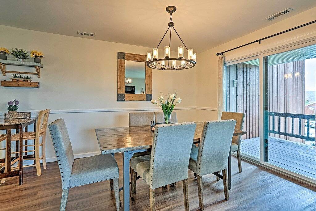 Ganze Wohnung, Vernon Condo w/ Deck, Near Appalachian Trail! in Mountain Creek