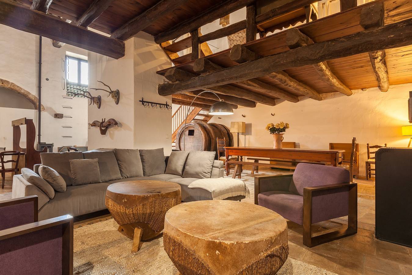 Casa rural "Masia del Siglo Xvi" con piscina privada y Wi-Fi in Vallbona, Interior de Barcelona