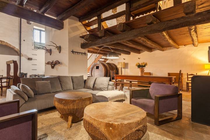 Vakantiehuis "Masia uit de 16e Eeuw" met privézwembad en Wi-Fi in Vallbona d'Anoia, Barcelona binnenland