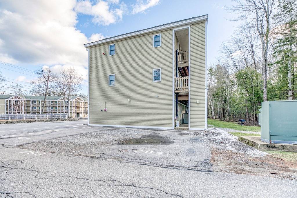 Ganze Wohnung, Haus mit Seeblick, Gemeinschaftspools, Tennis, Sauna und Privatstrand! in Gilford, Lake Winnipesaukee